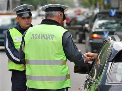 Проверяват банковите сметки на шофьори със скъпи коли