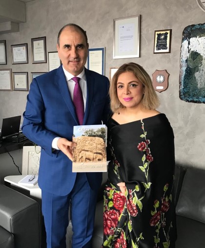Председателят на ПГ на ГЕРБ Цветан Цветанов разговаря с посланика на Индия Н. Пр. Пуджа Капур