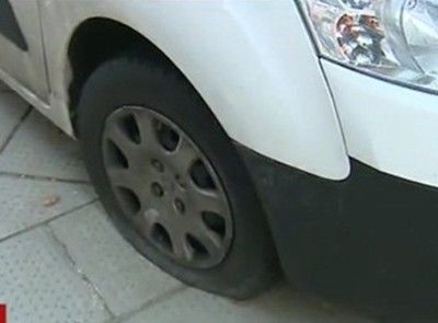 Нарязаха гумите на над 10 коли във Враца