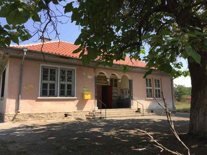Пловдивски журналист дари още едно читалище с книгата си (СНИМКИ)