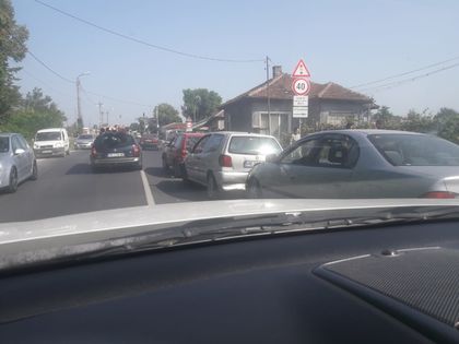 СНИМКИ: Верижна катастрофа блокира пловдивското село Труд