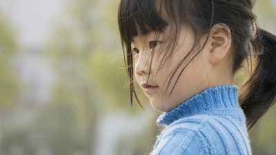 Китайските лидери искат повече бебета, местните власти глобяват за трето дете
