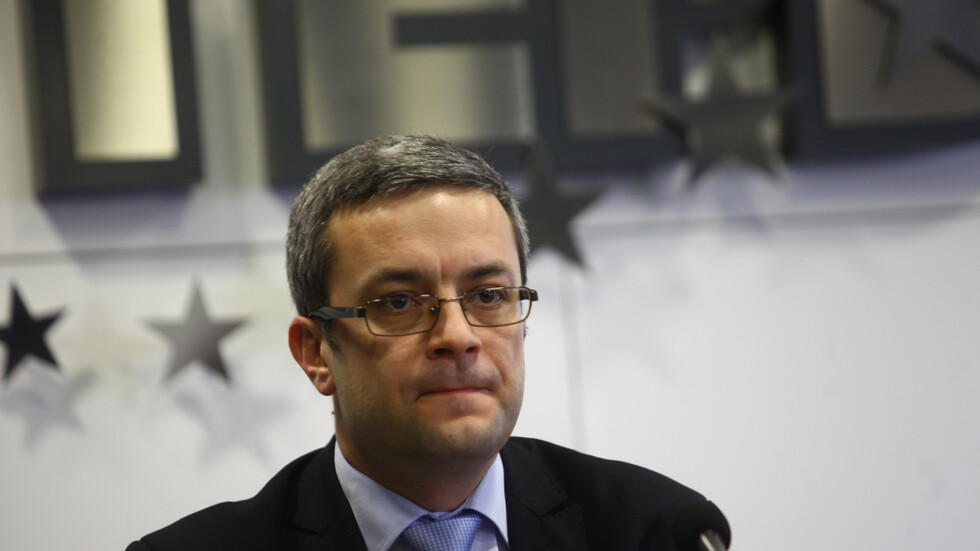 ГЕРБ пита Нинова: Предлагала ли е 30 млн. лв. на Миков, както и за кражбата на века в Пловдив