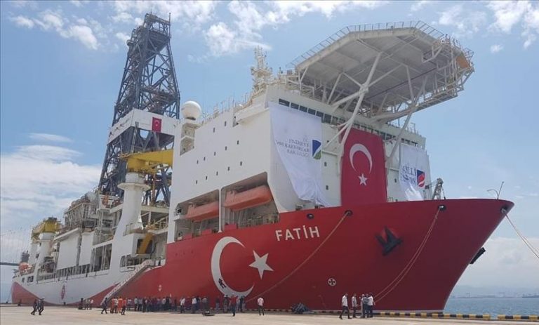 Турция започва до дни добив на петрол и газ край Кипър