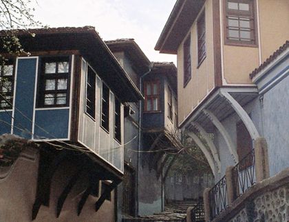 22-годишен рецидивист ограби къща в Стария град, полицаи го закопчаха на централен булевард