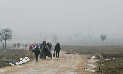 Бежанци едва не се задушиха в камион в Македония