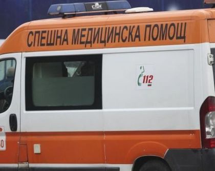 53-годишен мъж се напи и се наръга с нож в корема