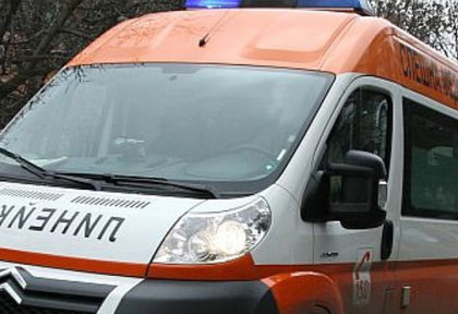83-годишен седна зад волана и сгази 81 годишен на вход на паркинг