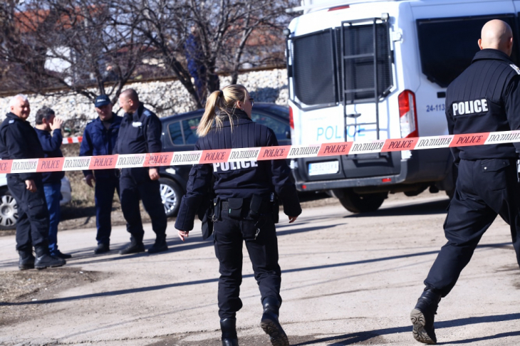 Полицията откри скривалище на апаши с много накрадена плячка, който си познае нещо свое да звъни в СДВР (СНИМКИ)