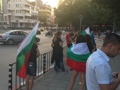 Жена припадна на протеста в Асеновград