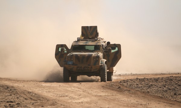 Какво правят руските военни в Африн и Манбидж в Сирия