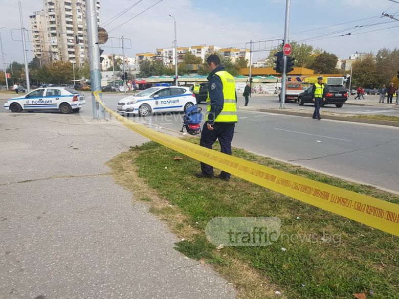 Майката, блъсната от автобус в Пловдив, е на командно дишане! Остава с опасност за живота!
