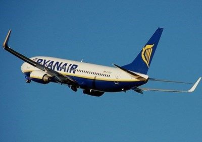 Самолет кръжа 40 минути над София заради гръмотевиците