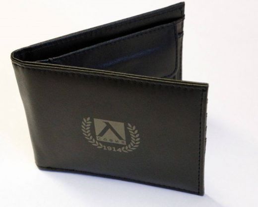 "Левски" продава портфейли