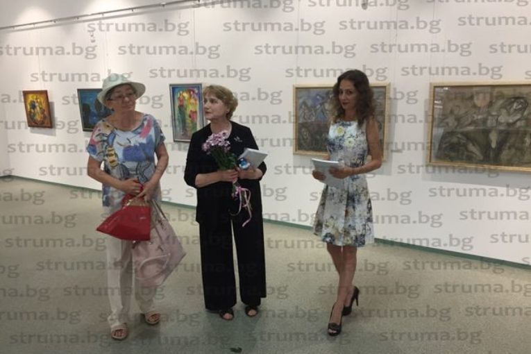 С изложба посмъртно творци почетоха художника Аргир Манасиев, само сестрата Снежана и снахата Юлияна от семейството дойдоха на откриването
