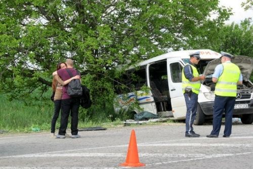 Голяма трагедия край Езерец след зрелищна катастрофа с микробус!