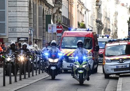 AFP: Полицията преследва заподозрян след бомбеното нападение в Лион