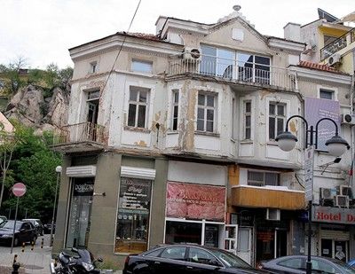 Санират без пари перлите в центъра на Пловдив
