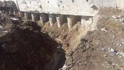 Свлачището под Горни Воден пак тръгна - захапа новата подпорна стена