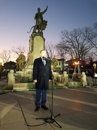 Д-р Емил Кабаиванов, кмет на Карлово: Апостола е олицетворение на вишегласието