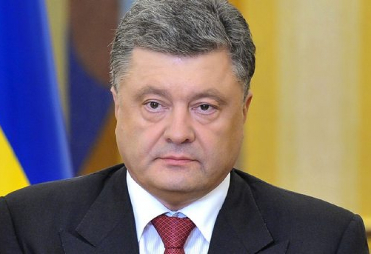 Неприятен инцидент беляза прeдизборната обиколка на украинския президент Петро Порошенко