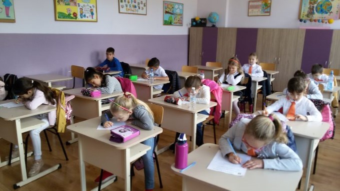 Шумен: Със състезанието по краснопис и правопис в СУ „Сава Доброплодни“ започнаха проявите за празника на града