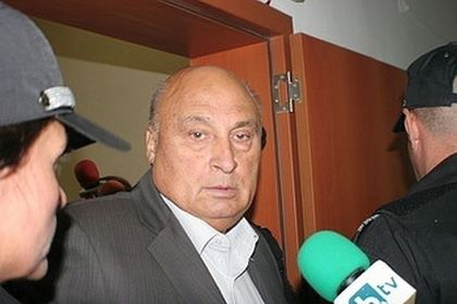 Цар Киро чака за трансплантация на сърце във Франция