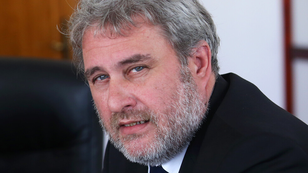 Боил Банов поиска оставката на директора на Националното музикално училище в София