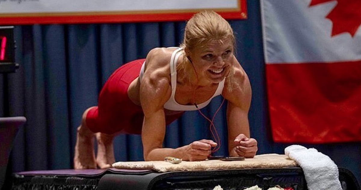 Невероятен успех: Жена подобри световния рекорд по планк