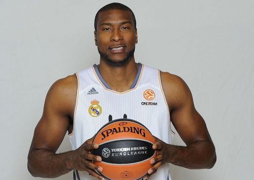 Играл в Реал (Мадрид) спипан с фалшив паспорт