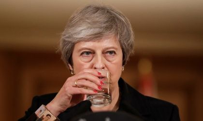 Мъртвородена ли е сделката за Brexit? Най-голямата криза за Мей