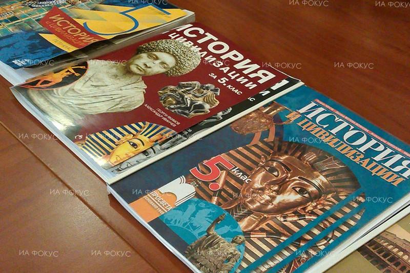 Министерски съвет отпуска 22 643 942 лв. за осигуряване на познавателни книжки, учебници и учебни комплекти