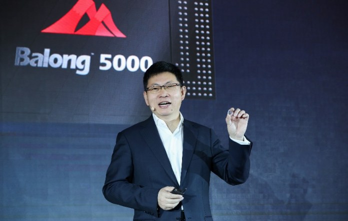 Huawei представи нов 5G чипсет, съвместим с няколко поколения мрежи и 5G модем