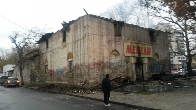 Деведжиева пита за изгорялата баня 