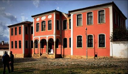 Изложба „Заветите на народните будители” в
карловския музей