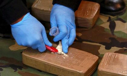 Хванаха нашенци в Гърция – пренасяли 25 кг хероин