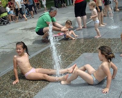 Вижте как пловдивчани се разхлаждат в жегата (Снимки)