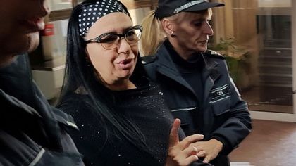 Анита Мейзер смени версията за смъртта на съпруга ѝ
