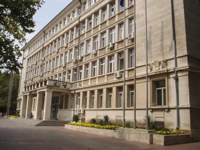 Съдят жена, използвала дебитна карта на приятелка без съгласието й във Варна