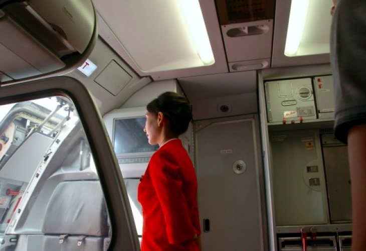 Какво забелязват стюардесите, когато се качвате в самолета