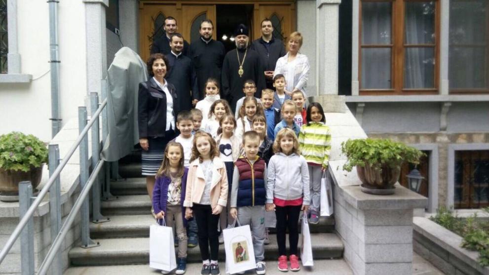 Митрополит Киприан регистрира фондация, ще помага на изявени деца