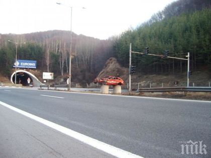 Важно! Ограничават движението в тунел