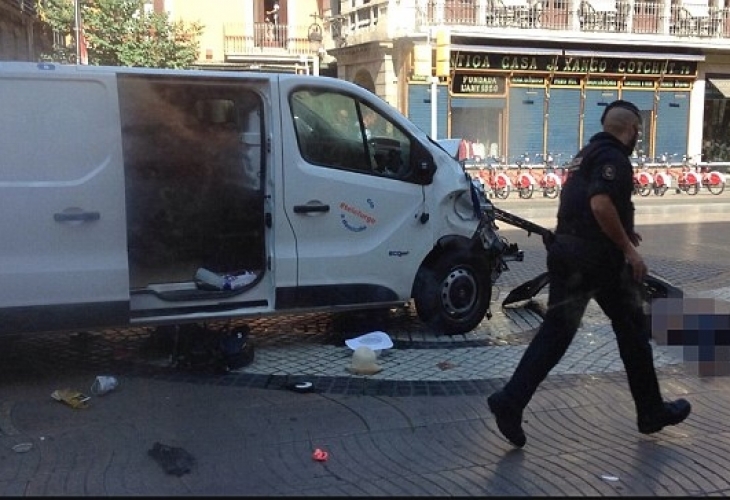 Нова версия! Банда от 8 джихадисти в основата на атаката в Барселона! Извергите искали да убият много повече хора с голям камион, но за щастие...