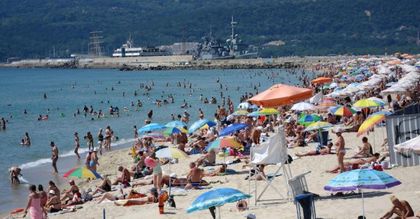 Очаква се рекорд! 11 млн. туристи заливат морските ни курорти през лятото