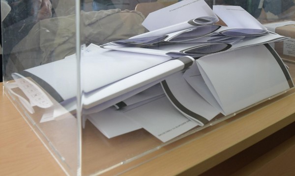 Българите извън страната: Гласуват в 107 секции за евровота