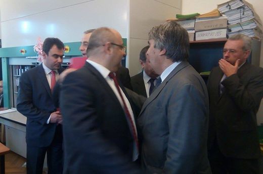 БСП и ДПС внесоха вота на недоверие