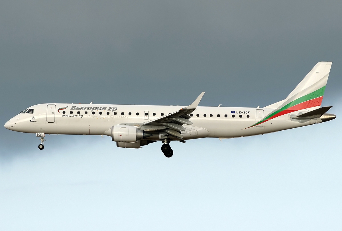 Български самолет закъснява повече от три часа на летище в Тел Авив