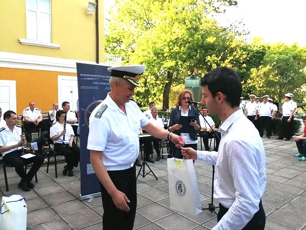 Варна: В Нощта на музеите бяха наградени победителите в конкурса за исторически есета на Военноморския музей в града и Щаба на Военноморските сили