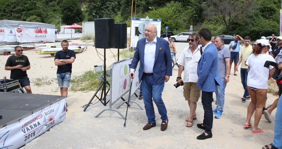 Красен Кралев даде старт на Европейската купа по ветроходство в клас Лазер във Варна