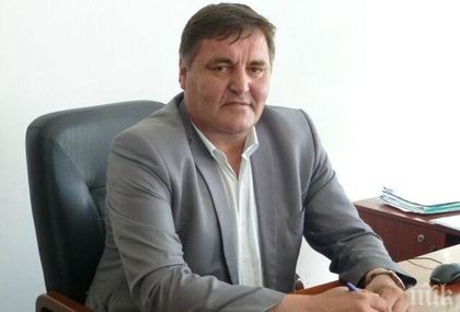 Кметът на Криводол откаран спешно с линейка в болница
